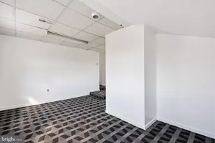 7909 Oxford Ave, Philadelphia, PA 19111 - Photo 5