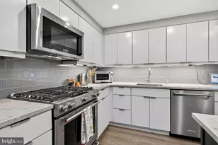 2401 Pennsylvania Ave, Philadelphia, PA 19130 - Photo 17