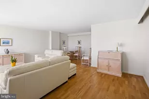 604 S Washington Square S, Philadelphia, PA 19106 - Photo 7