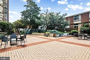 604 S Washington Square S, Philadelphia, PA 19106 - Photo 21