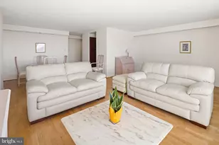 604 S Washington Square S, Philadelphia, PA 19106 - Photo 5