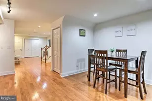 679 N 11th St, Philadelphia, PA 19123 - Photo 17