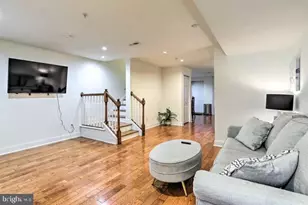 679 N 11th St, Philadelphia, PA 19123 - Photo 13