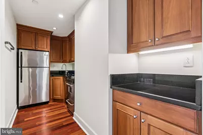 1701 Locust Street #2111, Philadelphia, PA 19103 - Photo 7