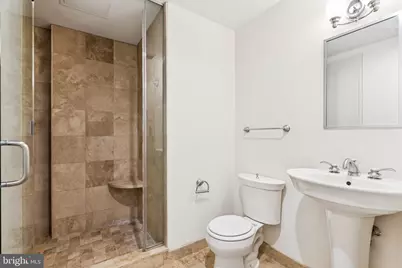 1701 Locust Street #2111, Philadelphia, PA 19103 - Photo 15