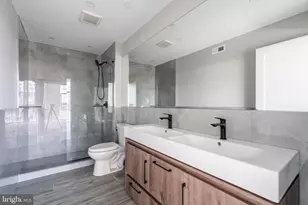 2401 Washington Ave, Philadelphia, PA 19146 - Photo 9