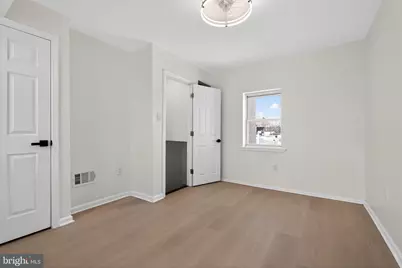 1526 E Susquehanna Avenue, Philadelphia, PA 19125 - Photo 17