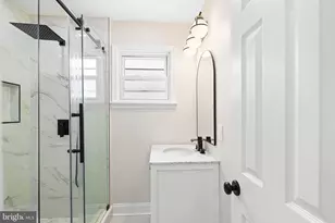 1542 S Bambrey St, Philadelphia, PA 19146 - Photo 9