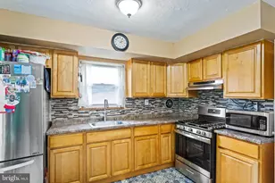 1043 Foster St, Philadelphia, PA 19116 - Photo 11