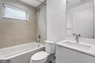 936 N Leithgow St, Philadelphia, PA 19123 - Photo 9