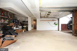 2738 Axe Factory Rd, Philadelphia, PA 19152 - Photo 43