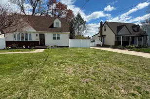 2007 Sanford St, Philadelphia, PA 19116 - Photo 3