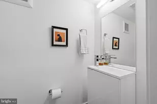 1341 S Garnet St, Philadelphia, PA 19146 - Photo 33