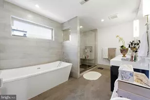 1341 S Garnet St, Philadelphia, PA 19146 - Photo 27