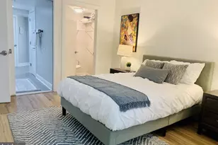 1034 Spruce St, Philadelphia, PA 19107 - Photo 13