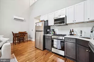 1015 Clinton St, Philadelphia, PA 19107 - Photo 5