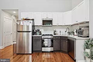 1015 Clinton St, Philadelphia, PA 19107 - Photo 7