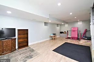 1325 N Redfield St, Philadelphia, PA 19151 - Photo 47