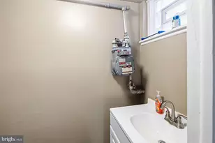 7446 Brockton Rd, Philadelphia, PA 19151 - Photo 29