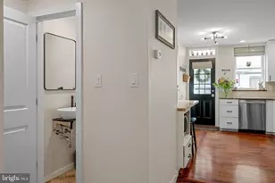 2050 St Albans St, Philadelphia, PA 19146 - Photo 5