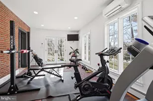 8219 St Martins Ln, Philadelphia, PA 19118 - Photo 13