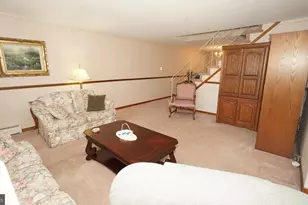 11920 Templeton Dr, Philadelphia, PA 19154 - Photo 3