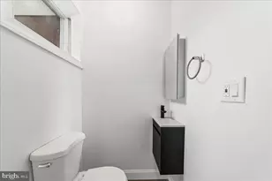 1915 S Woodstock St, Philadelphia, PA 19145 - Photo 7