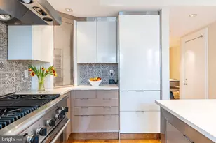 254 S 3rd St, Philadelphia, PA 19106 - Photo 25