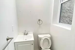 2813 N LeCount St, Philadelphia, PA 19132 - Photo 17