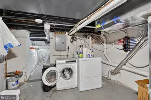 1742 S Dorrance St, Philadelphia, PA 19145 - Photo 9