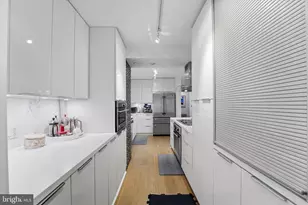 2020 Walnut St, Philadelphia, PA 19103 - Photo 13