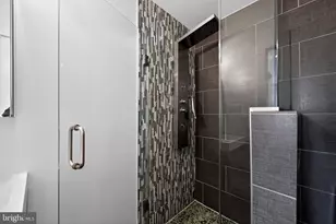 1114 Bainbridge St, Philadelphia, PA 19147 - Photo 19