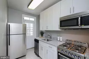 2031 Locust St, Philadelphia, PA 19103 - Photo 5