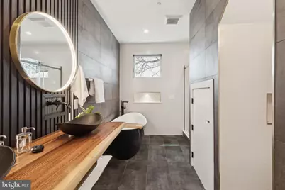 1518 S Bambrey Street, Philadelphia, PA 19146 - Photo 25