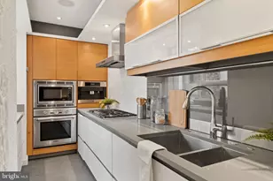 2123 Cypress St, Philadelphia, PA 19103 - Photo 13