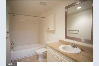 1100 Spruce Street #2R, Philadelphia, PA 19107 - Photo 11