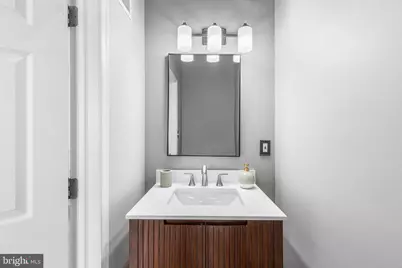 523 Fairmount Avenue, Philadelphia, PA 19123 - Photo 9