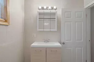 1633 S Rosewood St, Philadelphia, PA 19145 - Photo 15