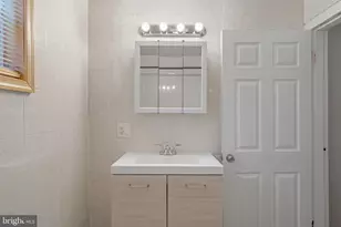 1633 S Rosewood St, Philadelphia, PA 19145 - Photo 15