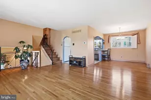 1119 Kent Ln, Philadelphia, PA 19115 - Photo 7