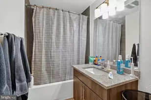 2321 Fitzwater St, Philadelphia, PA 19146 - Photo 9