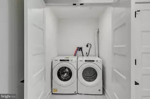 1617 Brown St, Philadelphia, PA 19130 - Photo 7