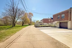 8585 Benton Ave, Philadelphia, PA 19152 - Photo 43