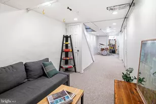 880 N Bucknell St, Philadelphia, PA 19130 - Photo 39