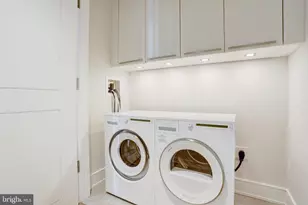 301 S Broad St, Philadelphia, PA 19107 - Photo 27