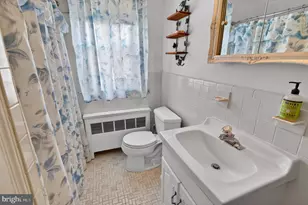2006 Vista St, Philadelphia, PA 19152 - Photo 11
