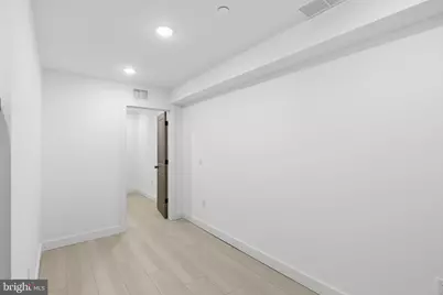 1007 W Orleans Street, Philadelphia, PA 19133 - Photo 9