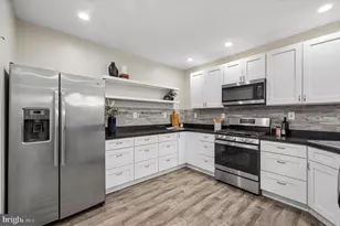 743 S 52nd St, Philadelphia, PA 19143 - Photo 9