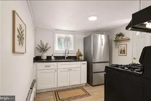 502 Mountain St, Philadelphia, PA 19148 - Photo 3