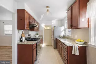 3037 Windish St, Philadelphia, PA 19152 - Photo 7